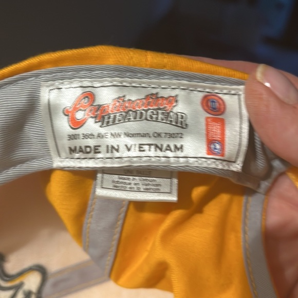 Oregon Ducks Baseball Cap NCAA Cotton Embroidered Yellow OSFM Strap Back Hat - Picture 2 of 3